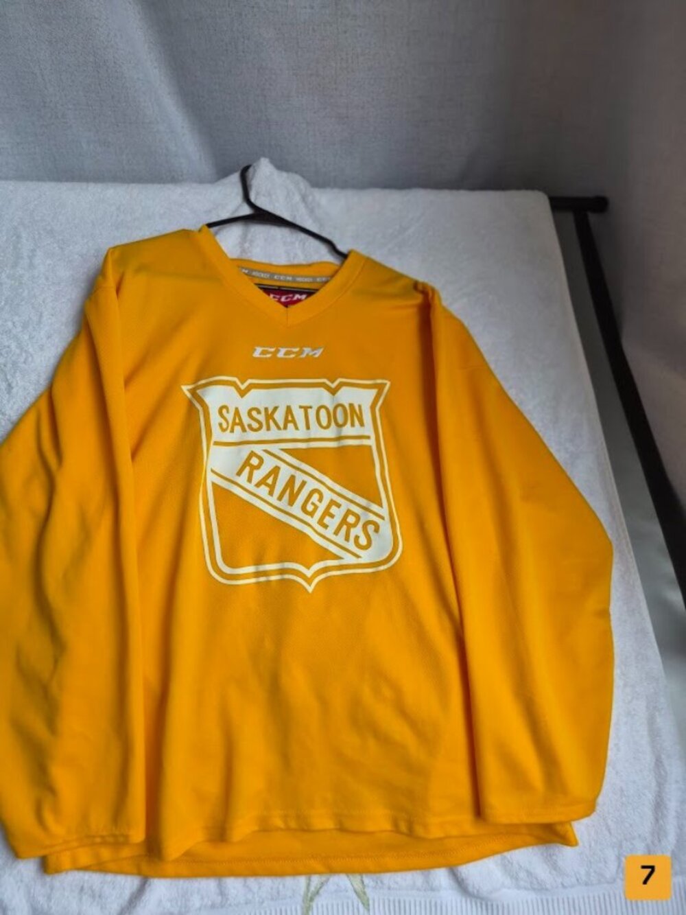 CCM Hockey Practice Jersey Size M Yellow